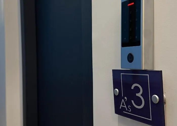 Angel Suite Chiaia 게스트하우스 4*