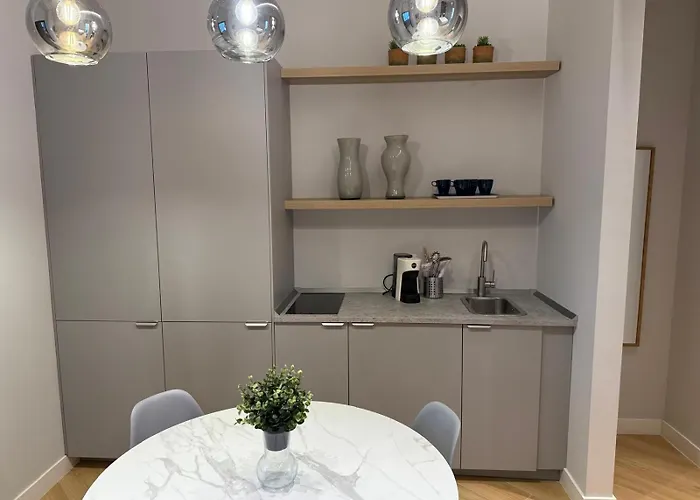 Angel Suite Chiaia 게스트하우스 4*